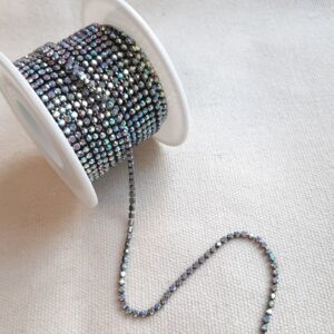 Strass 2mm Gris Tornasol con Base Oscura